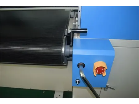 Impresora híbrida UV (rollo a rollo y cama plana)