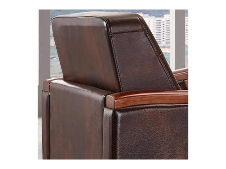 Set de sillones de cuero estilo antiguo con marco de madera