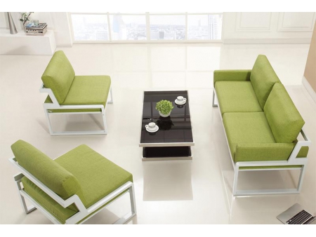 Sillón con marco de metal