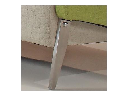 Sillón de cuero con patrones de tela
