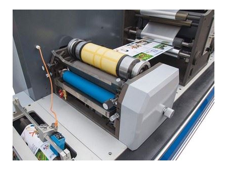 Máquina troqueladora de etiquetas semi giratoria ZM-320
