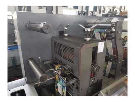 Máquina troqueladora de etiquetas semi giratoria ZM-320