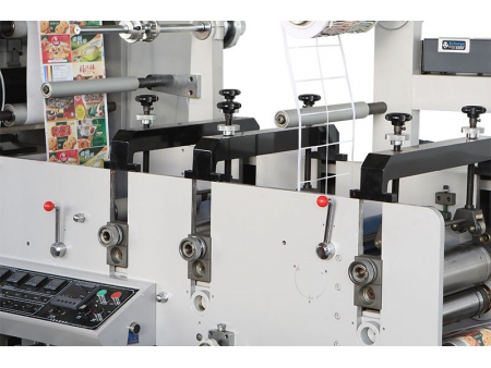 Maquina Impresora flexografica con tres estaciones de troquelado rotativo ZBS-320G