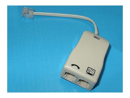Filtro ADSL, 1 macho RJ11 a 2 hembras RJ11