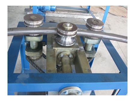 Máquina dobladora de tubo