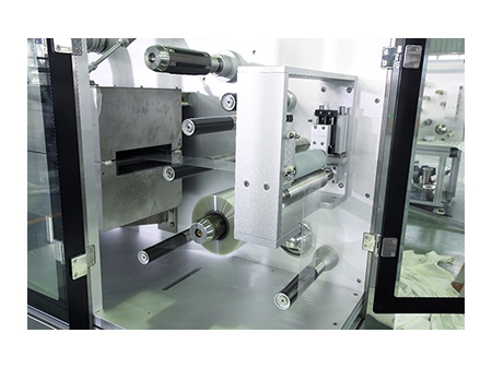 Máquina automática para la producción de película delgada oral