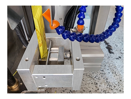 Envasadora vertical con dosificador a tornillo, L220WF-FT