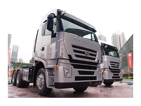 Cabeza tractora 6×4 Euro III (Kingkan)