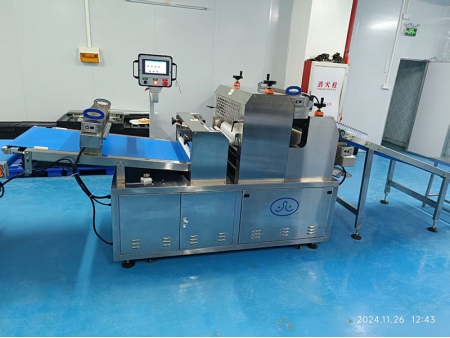 Laminadora de masa de varios rodillos/ Máquina laminadora de masa de 4 rodillos