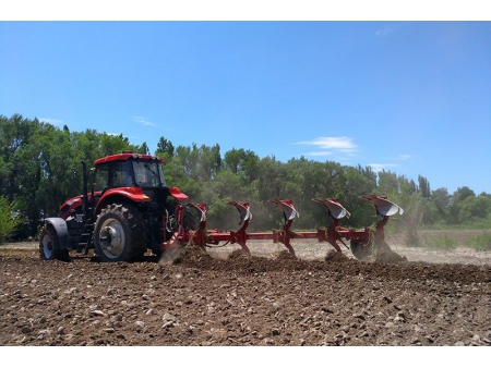 Tractor Utilitario, 220-240HP