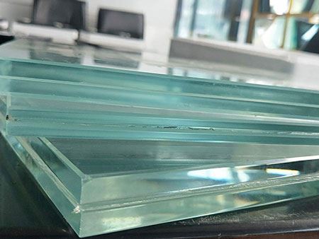 Vidrio laminado templado