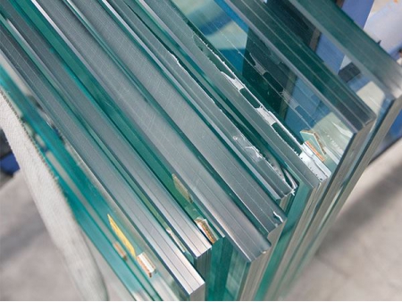Vidrio laminado multicapa