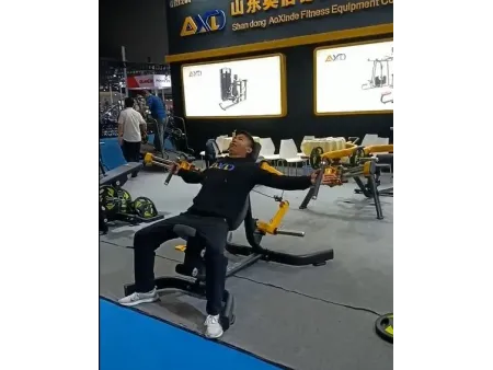 Máquina de apertura de pecho inclinada