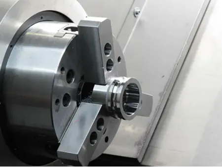 Torno CNC de alta precisión